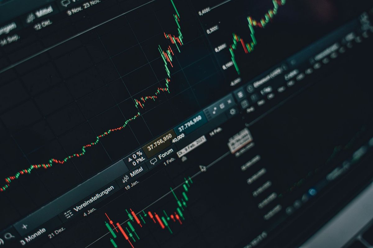 FTSE 100 Experiences Downturn Amid Market Shifts