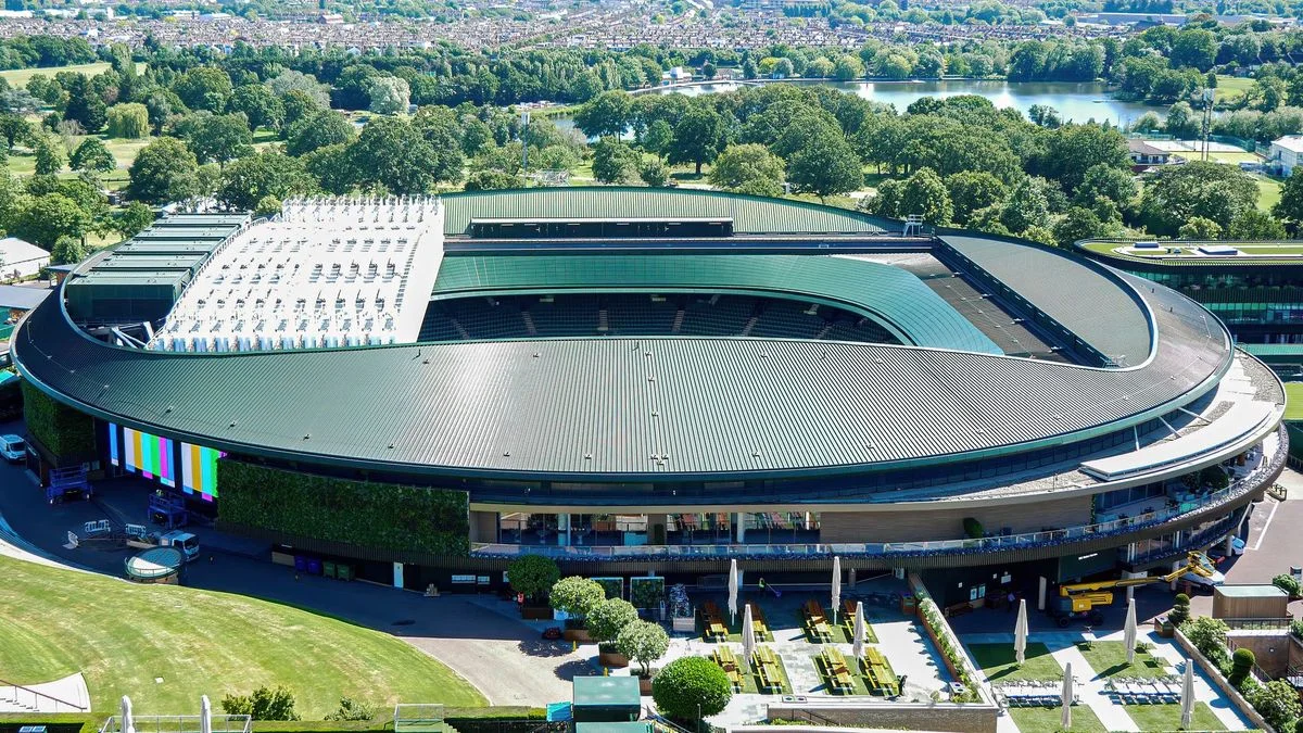 Grigor Dimitrov Takes Two-Set Lead at Wimbledon