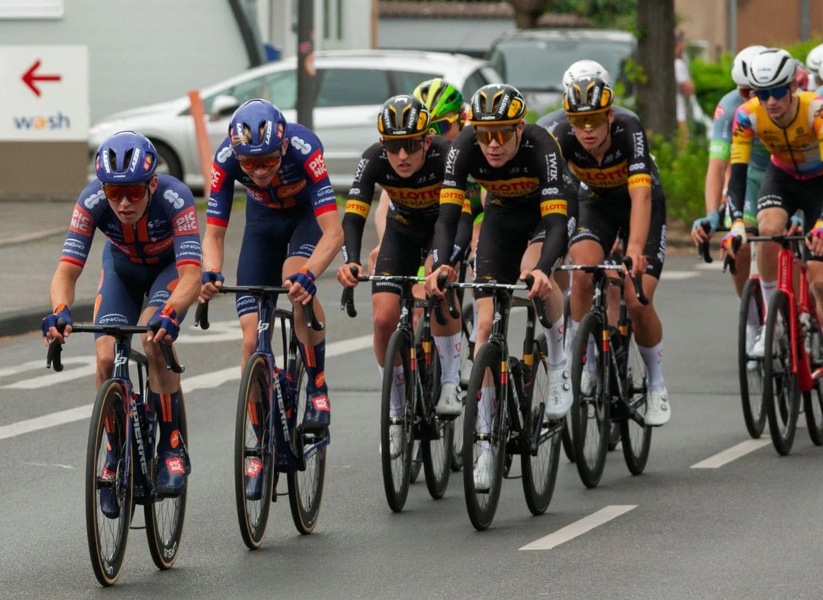 Pidcock Unscathed After Tour de France Crash