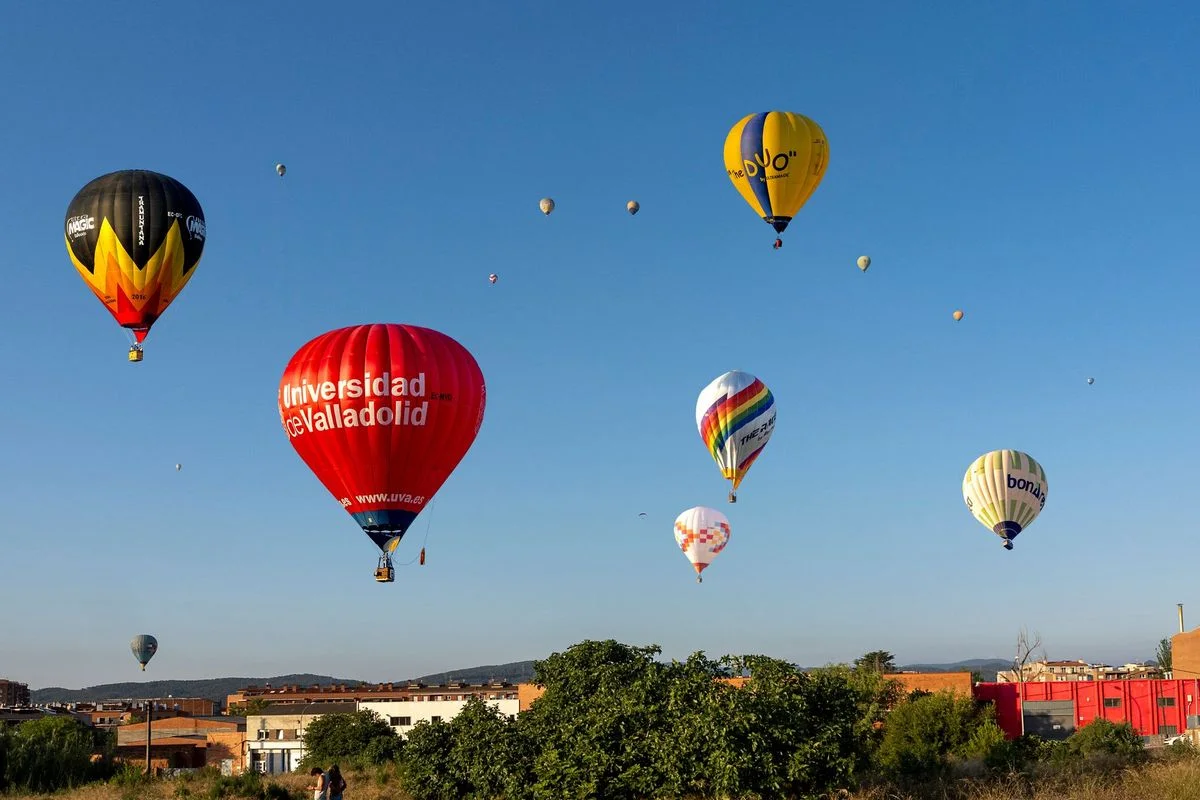 Bristol Fiesta: Fifth Ascent Underway, Scouts Assist