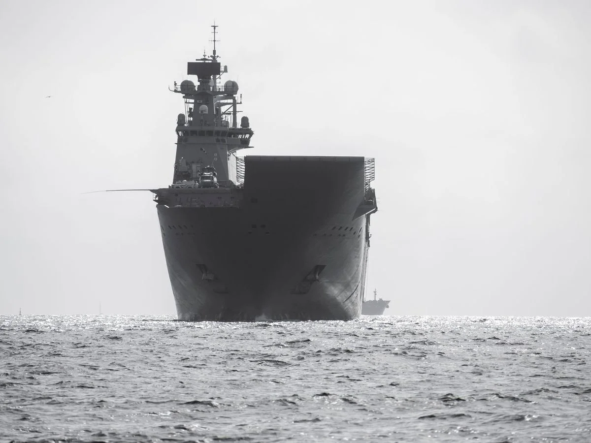 Trump Orders US Carrier Redesign to Steam Catapults